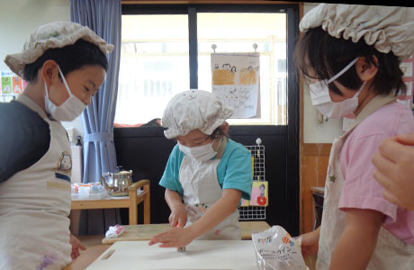 「食べること」を保育の中心に